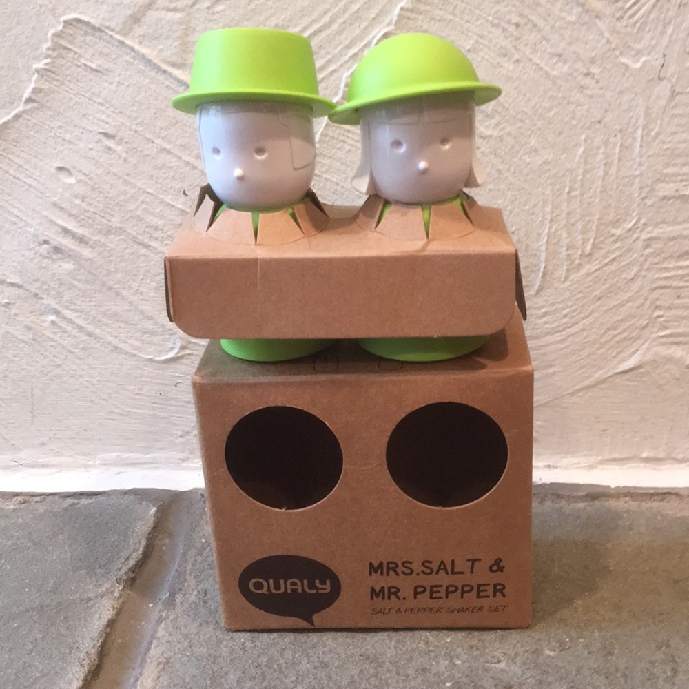 🎉 HOST PICK Mrs. Salt & Mr. Pepper Shaker Set